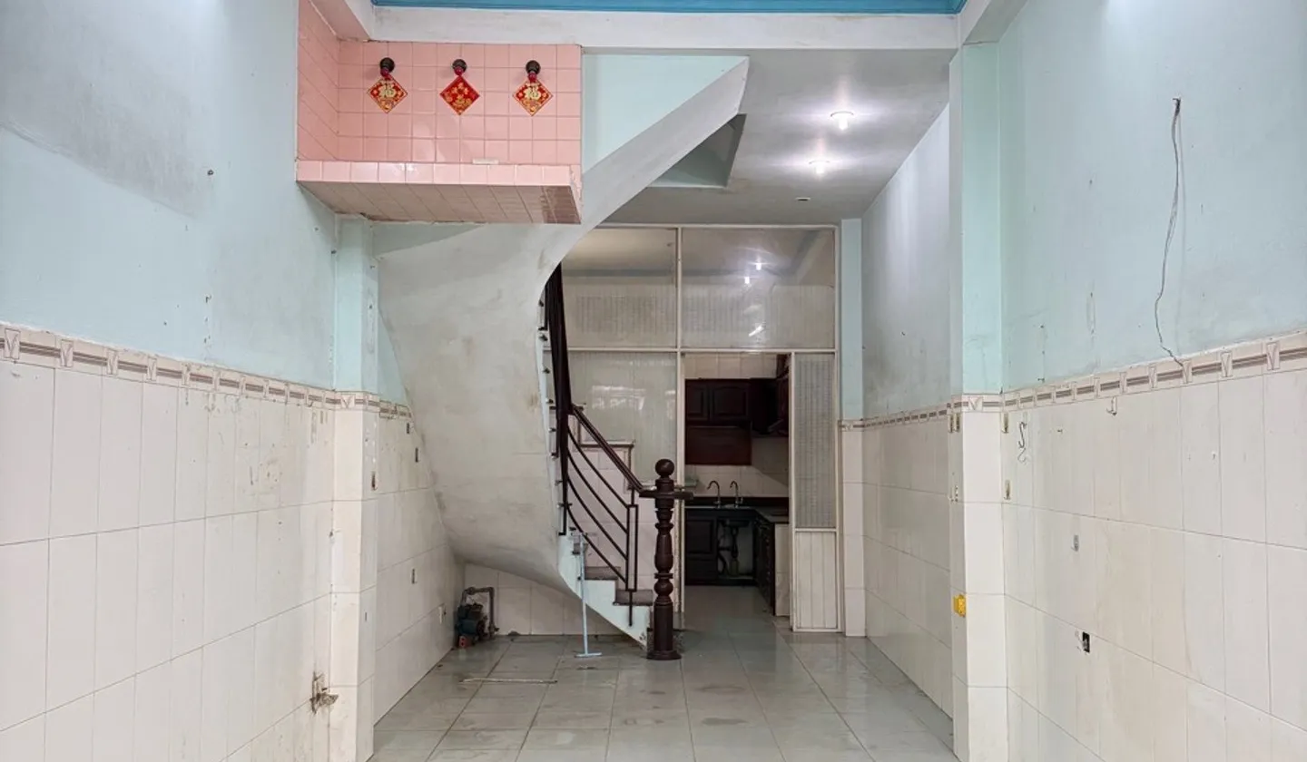 Tiếp giáp Tuệ Tĩnh ra Ba Tháng Hai, Lãnh Binh Thăng, Tôn Thất Hiệp, Lê Đại Hành...
- Bán kính 200-... Bán nhà mặt phố tại Phú Thọ, Hồ Chí Minh 01