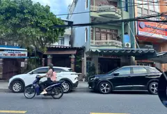 Bán nhà 2 tầng mặt tiền rộng 9,1m tại phường Hải Châu, Đà Nẵng... Bán nhà mặt phố tại Hải Châu, Đà Nẵng 02