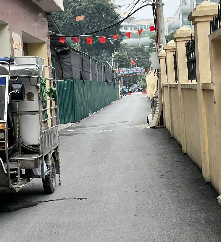 Bán nhà riêng 5 tầng tại ngõ Hoàng Quốc Việt, diện tích 39,3m², sổ đỏ vuông... Bán nhà riêng tại Nghĩa Đô, Hà Nội 01