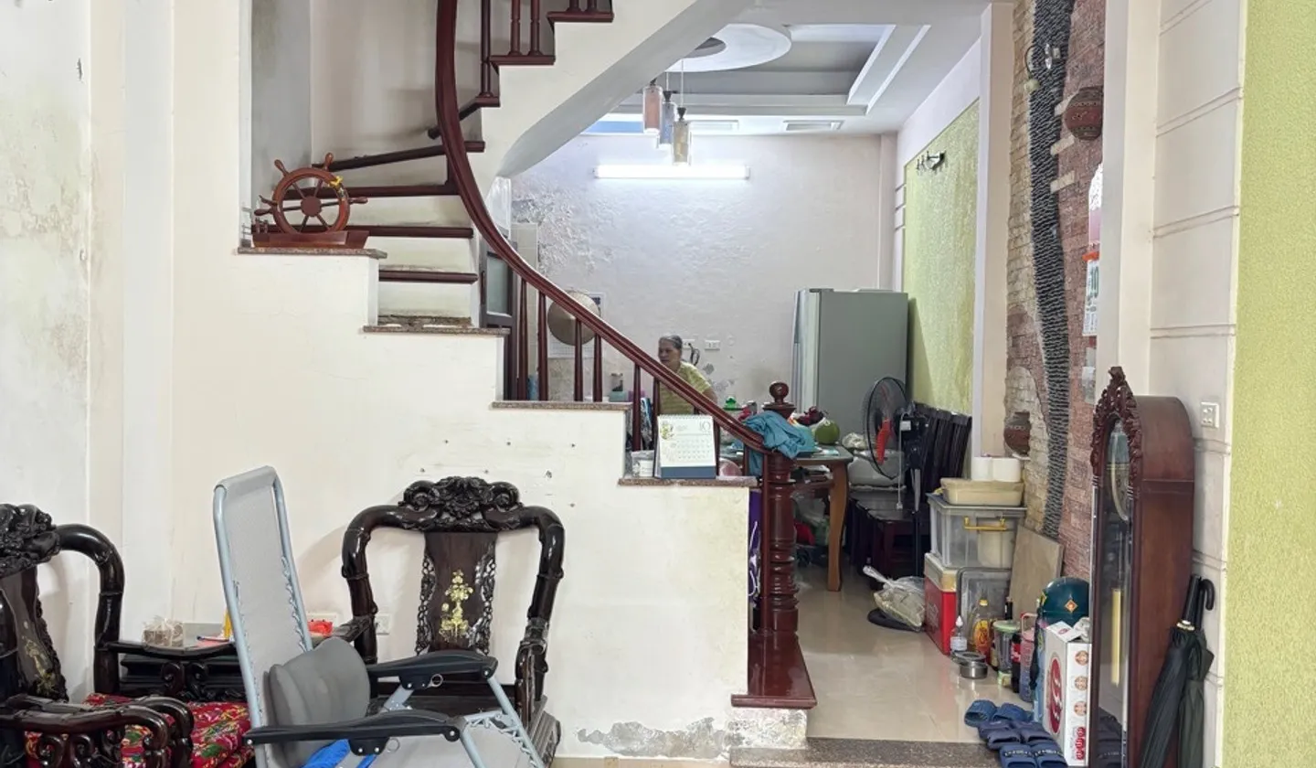 Bán nhà riêng 5 tầng tại phường Ngọc Hà, Ba Đình, Hà Nội, vị trí trung tâm, sổ đỏ chính chủ 13,1 tỷ... Bán nhà riêng tại Ngọc Hà, Hà Nội 01