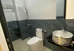 Nhà 3 tầng: 4p ngủ, 5WC  Nhà hoàn công đủ  Chiều ngang lý tưởng 5,05m  Nhà khóa chìa... Bán nhà riêng tại Chợ Quán, Hồ Chí Minh 15