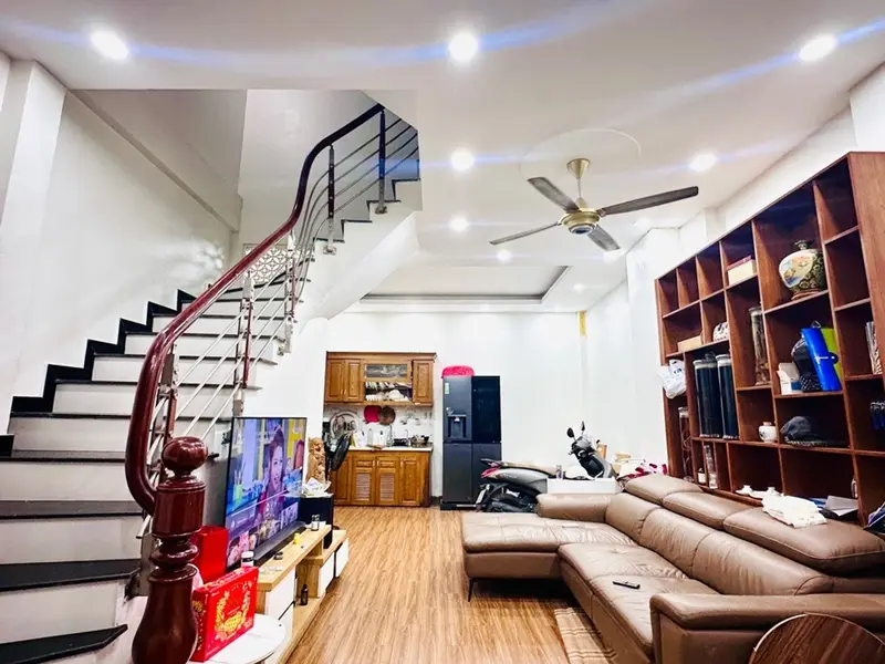 Nhà 3.5 tầng giá 6.2 tỷ tại Cổ Bi, gần hồ, ô tô tránh, vỉa hè rộng... Bán nhà riêng tại Gia Lâm, Hà Nội 01