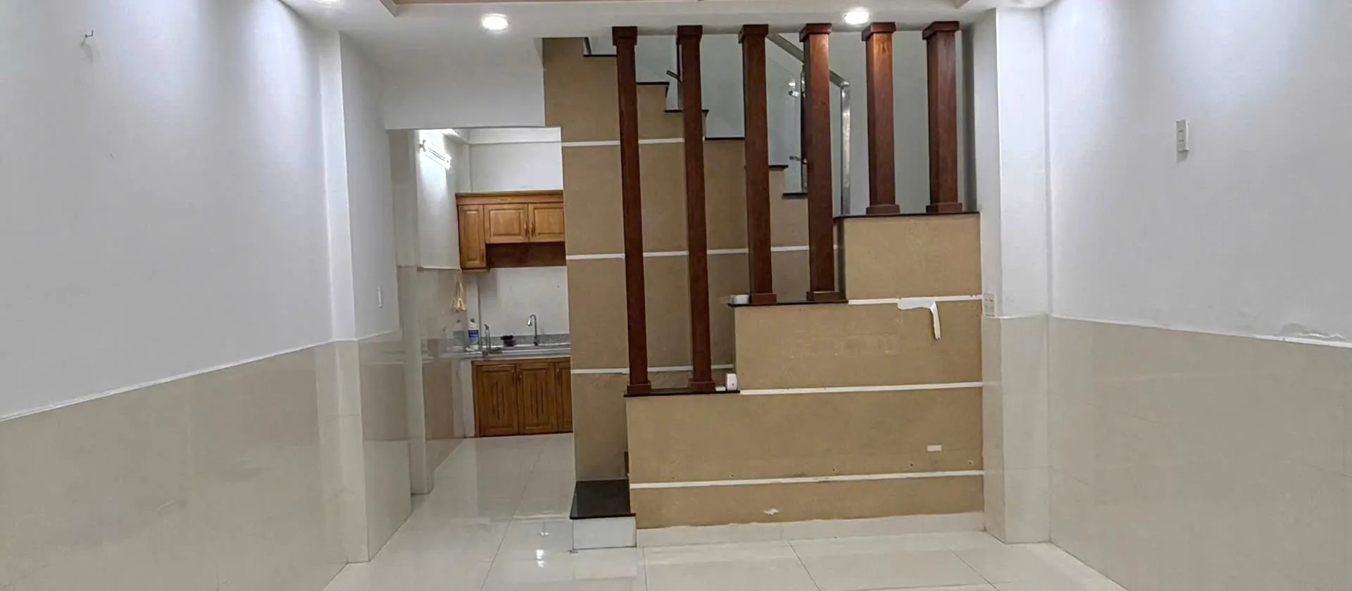BÁ.N NHÀ ĐẸP SÁT HUƠ.G LỘ 3 - AEO.N MAILL TPHU - ÔTÔ VÀO NHÀ - Ở NGAY - DTSD 90M2 - NHỈNH 4$... Bán nhà riêng tại Bình Hưng Hòa, Hồ Chí Minh 01