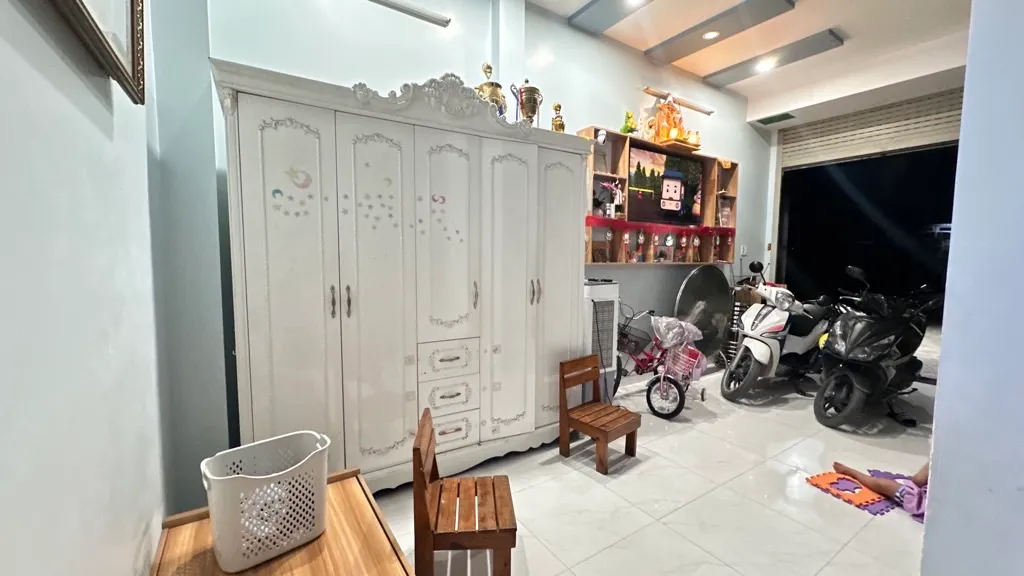HẺM XE TẢI THÔNG • NGANG 6.7M • 106M² • CHỈ 6.X TỶ
📞 0979767487 – Gọi Thắng xem nhà 🏡 Thạnh Xuân,... Bán owner_side tại Thới An, Hồ Chí Minh 01