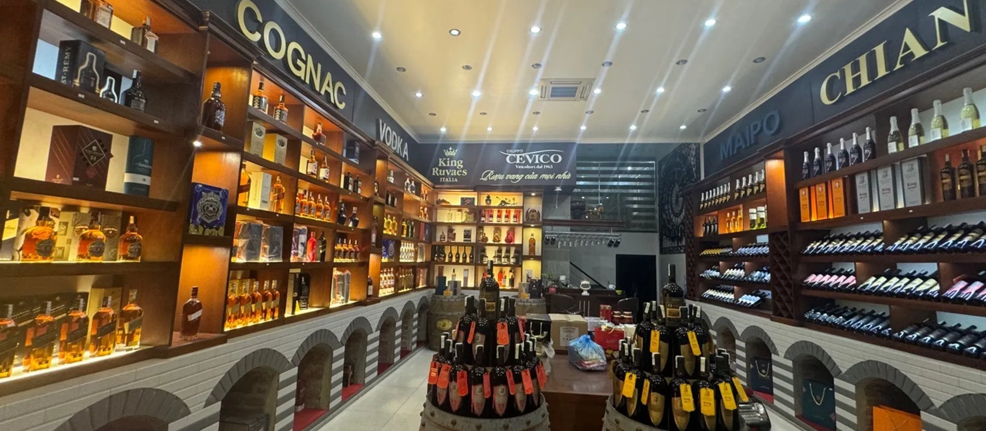 Nhà mặt phố kinh doanh đắc địa với mặt tiền rộng hơn 6 mét tại trung tâm thành phố... Bán nhà mặt phố tại Hồng Bàng, Hải Phòng 01