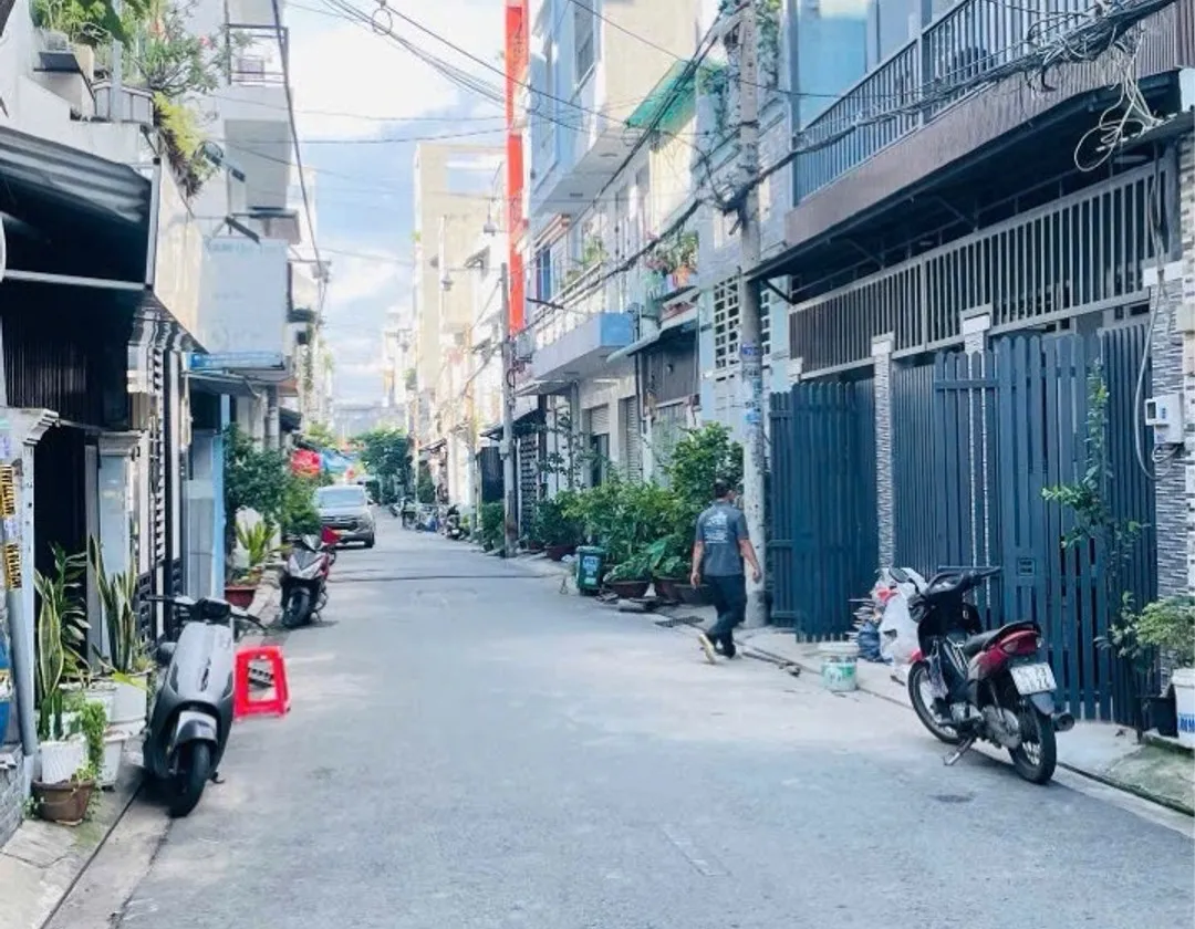Nhà cấp 4 2 mặt hẻm xe hơi, quỹ đất 82m² tại quận Bình Tân sát eaon Tân Phú... Bán nhà riêng tại Bình Hưng Hòa, Hồ Chí Minh 01
