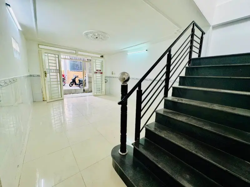 Bán nhà riêng lô góc 2 tầng tại Dương Bá Trạc Quận 8, pháp lý chuẩn, giá 5,7 tỷ 0948769331... Bán nhà riêng tại Chánh Hưng, Hồ Chí Minh 01