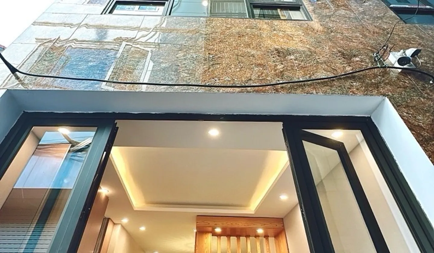 NHÀ MỚI ĐẸP - ĐẦY ĐỦ NỘI THẤT - GẦN MẶT PHỐ - ĐỊA CHỈ TO NHƯNG CHỈ CÁCH MẶT PHỐ 2 NHÀ RẤT NÔNG - ĐẸ... Bán nhà riêng tại Long Biên, Hà Nội 01