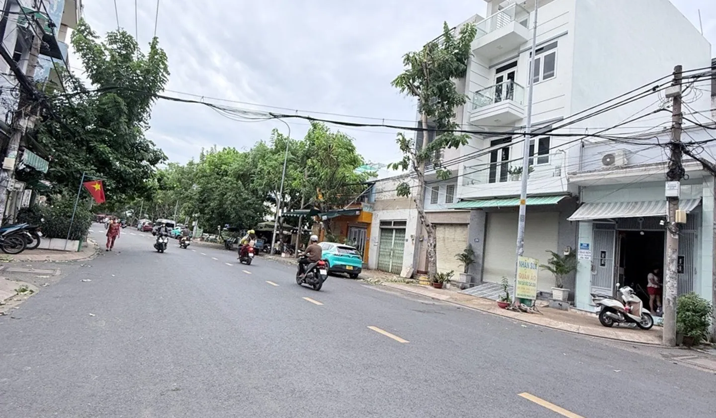 Bán nhà 2 tầng, 3 phòng, gần mặt tiền, diện tích 60m2 tại quận - giá 5,3 tỷ... Bán nhà riêng tại Tân Sơn, Hồ Chí Minh 01