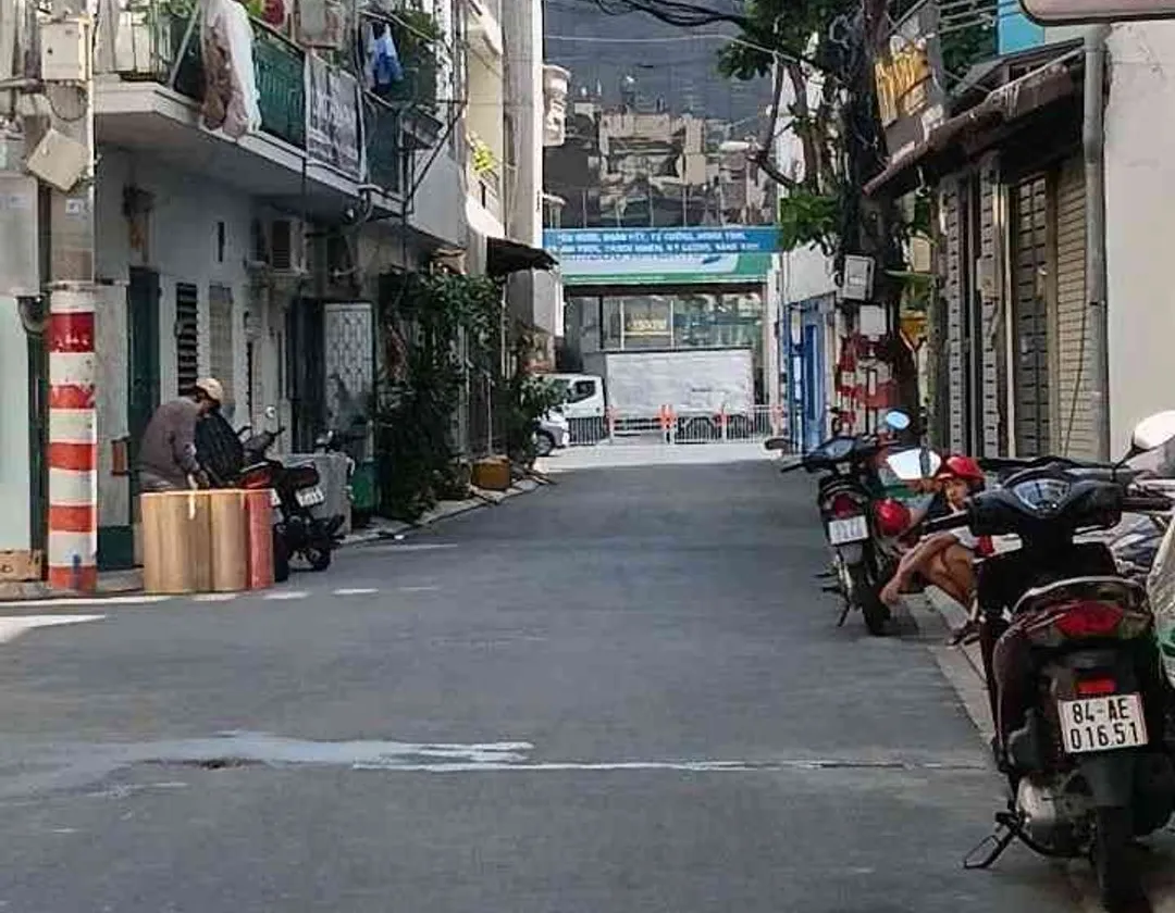 Nhà 2 tầng hẻm xe hơi Cộng Hoà giá tốt... Bán nhà riêng tại Tân Bình, Hồ Chí Minh 01