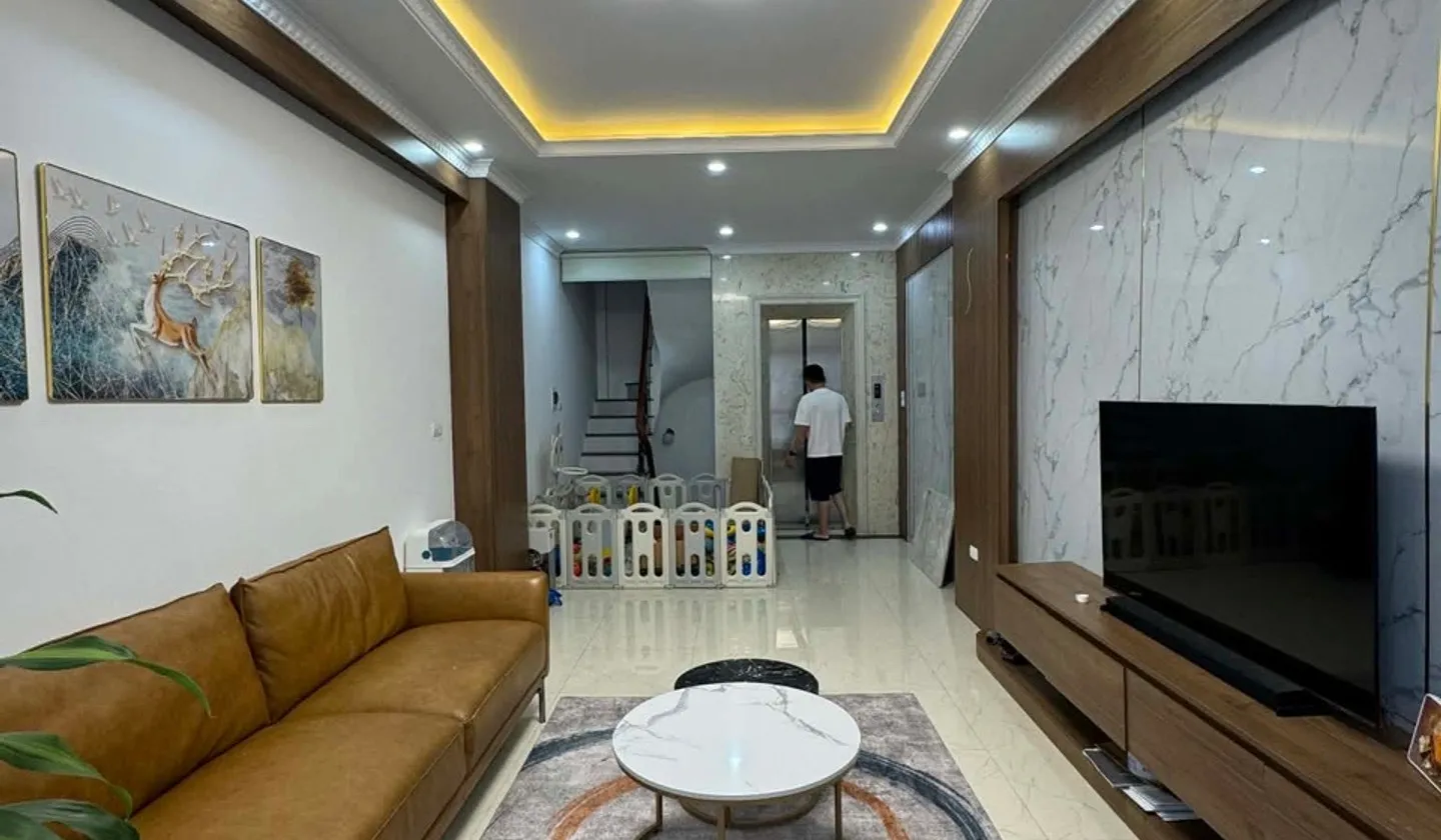 Bán nhà riêng 6 tầng có thang máy tại Lạc Long Quân, gần ngõ rộng... Bán nhà riêng tại Tây Hồ, Hà Nội 01