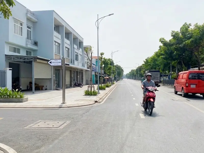 BÁN NHÀ XƯỞNG 2 TẦNG TỈNH LỘ 10 NGANG BỀ THẾ 27M 1300M2 DÒNG TIỀN 6000 TR/N... Bán kho, nhà xưởng tại Bình Tân, Hồ Chí Minh 01