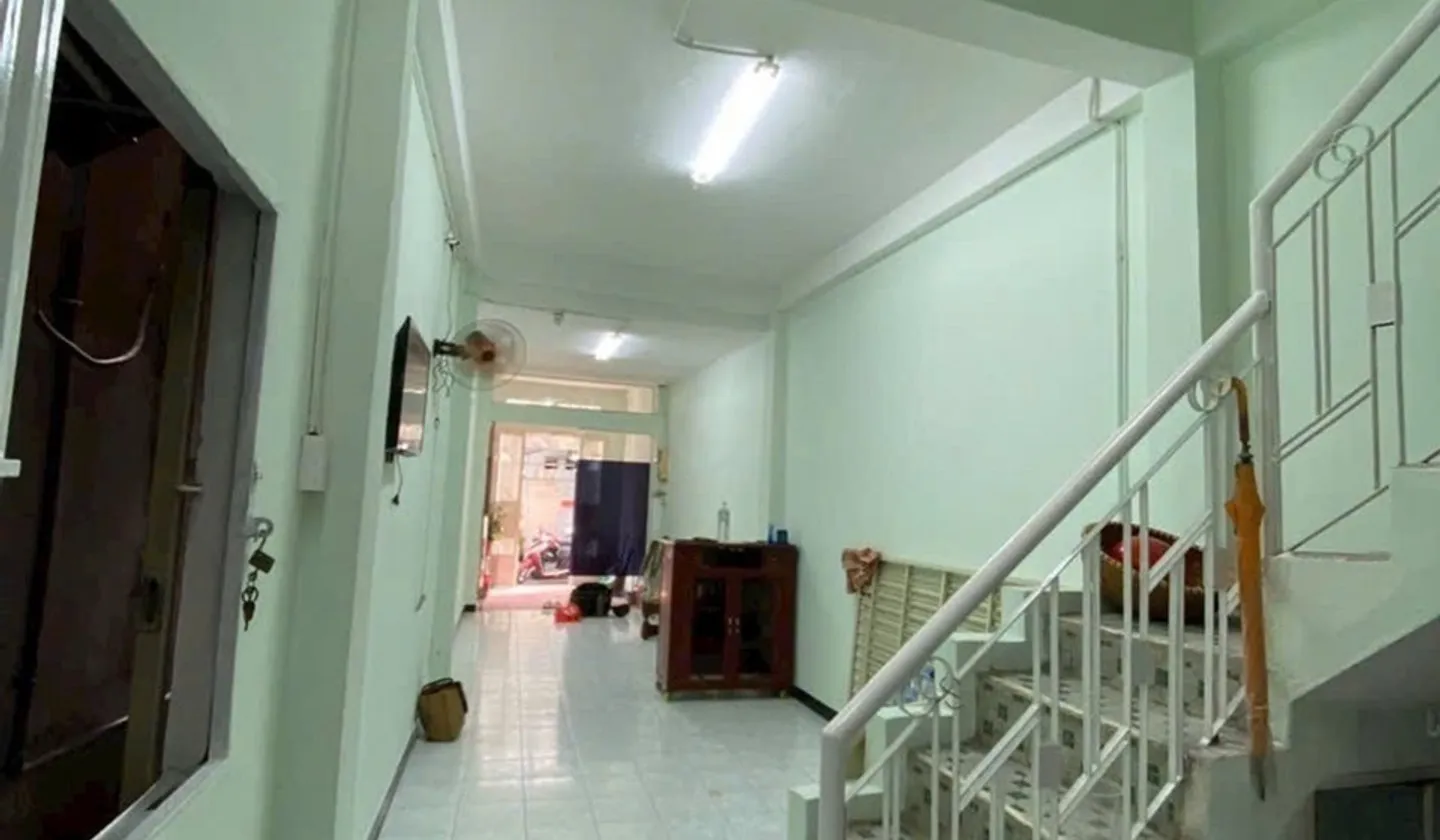 Nhà mặt phố 4 tầng tại quận 1, giá giảm sâu còn 9,3 tỷ... Bán nhà mặt phố tại Bến Thành, Hồ Chí Minh 01
