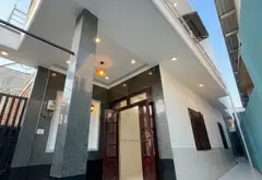 CẦN BÁN GẤP nhà 2 tầng rộng 115m2 ở xã Hóc Môn giá 3,7 tỷ thương lượng... Bán nhà riêng tại Hóc Môn, Hồ Chí Minh 03