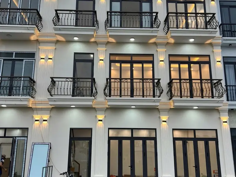 NHÀ PHÂN LÔ TRUNG TÂM CẤP CỨU MỎ - Ô TÔ TẬN NHÀ – 3 TẦNG 2 TỶ HƠN... Bán nhà riêng tại Hà Tu, Quảng Ninh 01