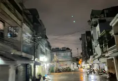💥 DƯỚI 4T.Ỷ – NHÀ SÁT MẶT TIỀN ĐỘI CUNG – ĐANG CHO THUÊ 7TR/THÁNG 💥... Bán nhà riêng tại Phú Thọ, Hồ Chí Minh 09