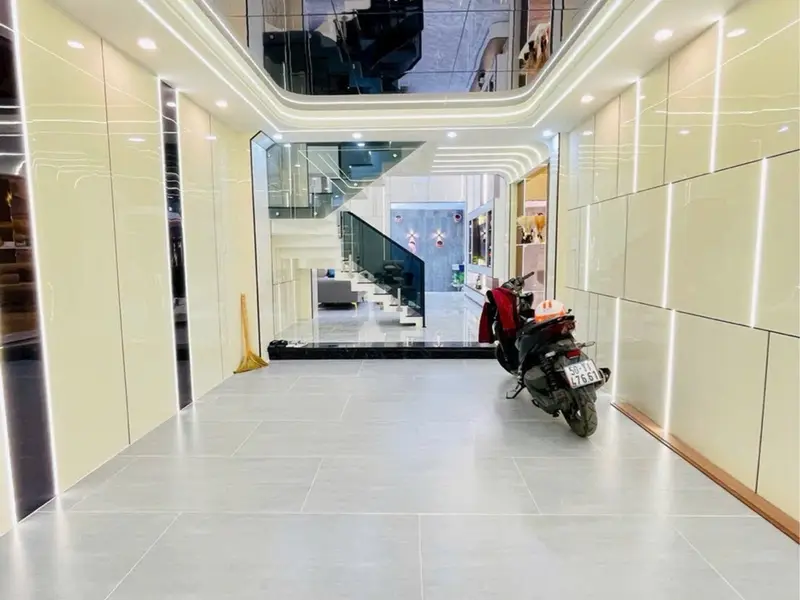 Nhà 5 tầng 4 phòng ngủ tại Trung Mỹ Tây giá 7,5 tỷ... Bán nhà riêng tại Trung Mỹ Tây, Hồ Chí Minh 01