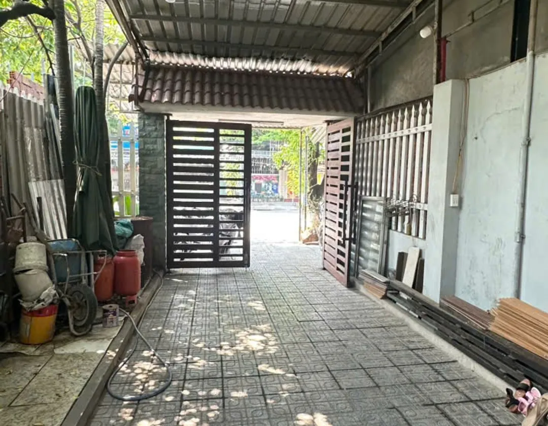 Nhà mặt tiền Nguyễn Chánh sát biển, nguyễn tất thành. rộng rãi, tiện nghi đầy đủ... Bán nhà mặt phố tại Hòa Khánh, Đà Nẵng 01