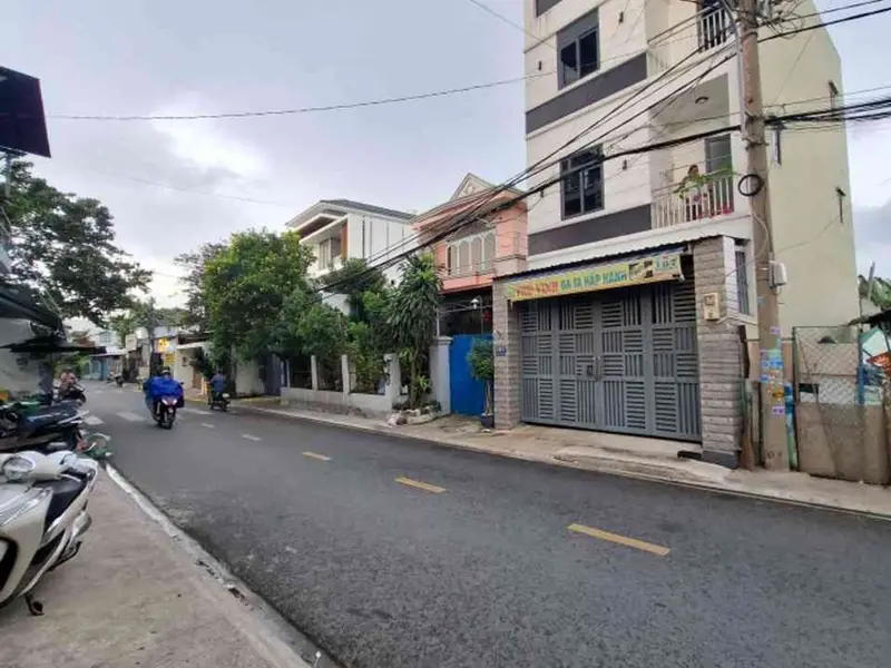 🔥🔥 MẶT TIỀN KINH DOANH – 179,7M² – KẾ BÊN SONG HÀNH – CHỈ 8,6 TỶ! 🔥🔥
DT KHỦNG: 4,52 × 40m .... Bán nhà mặt phố tại Bà Điểm, Hồ Chí Minh 01