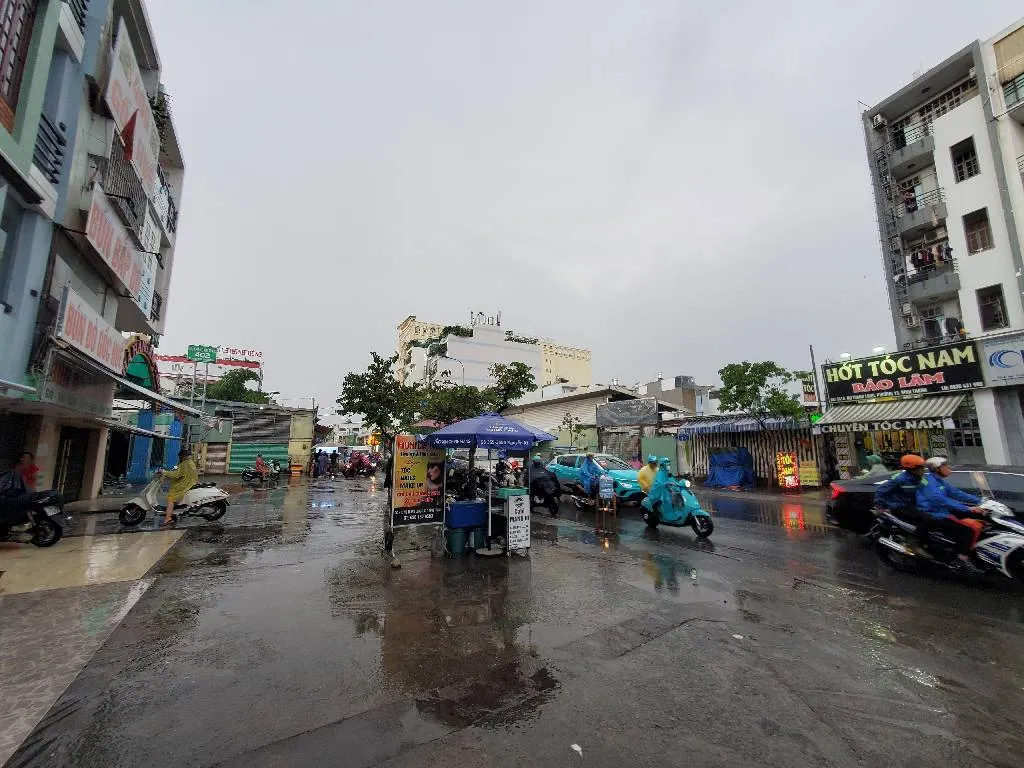 Cơ hội sở hữu nhà mặt phố 4 tầng kinh doanh đắc địa tại Bình Thạnh giá tốt... Bán nhà mặt phố tại Bình Lợi Trung, Hồ Chí Minh 01