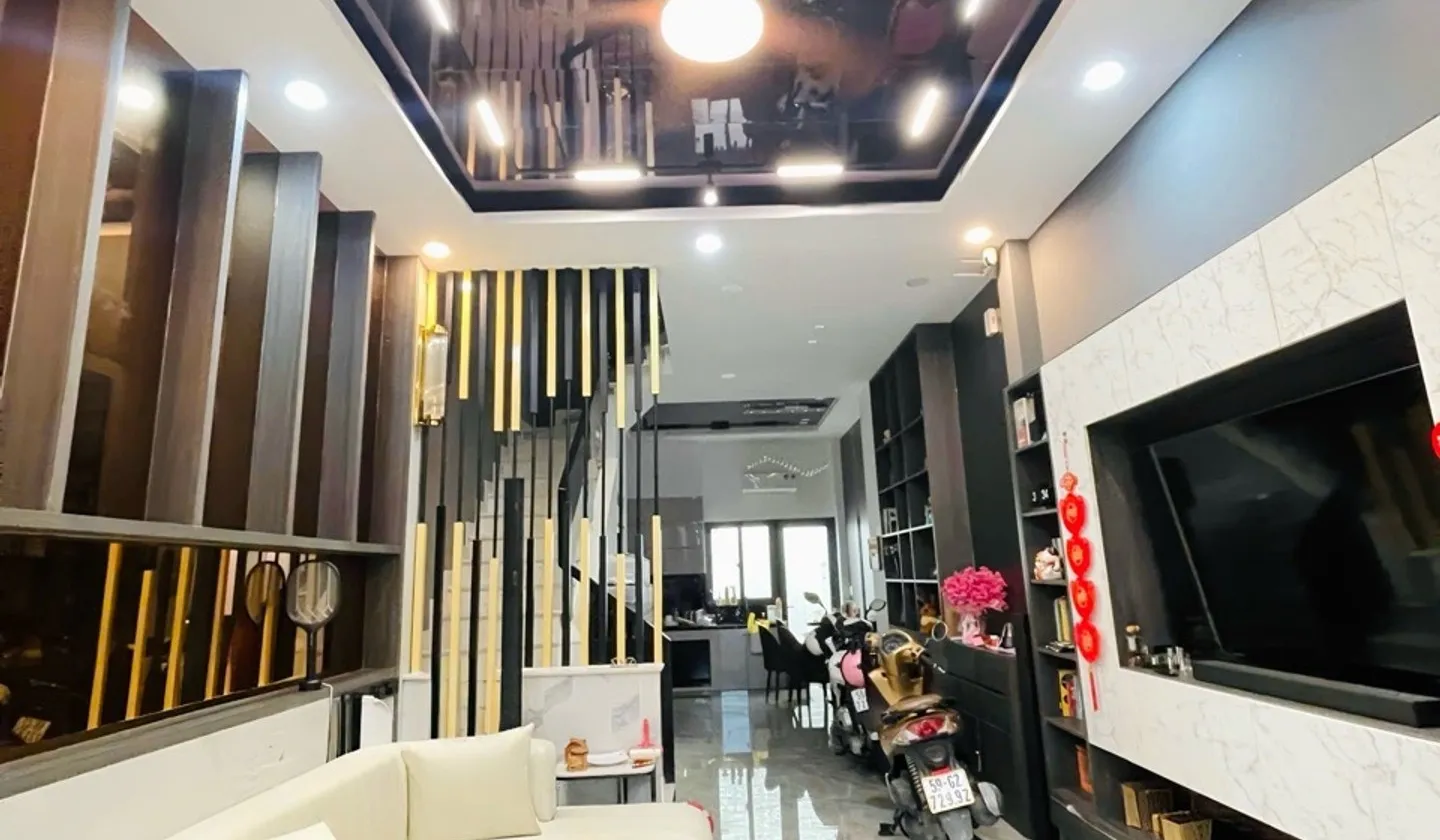 🔥 CHỦ GIẢM MẠNH CÒN 6,2 TỶ – NHÀ 3 LẦU SMART HOME – HẺM Ô TÔ THỚI AN 18 Q12 🌹... Bán nhà riêng tại Thới An, Hồ Chí Minh 01