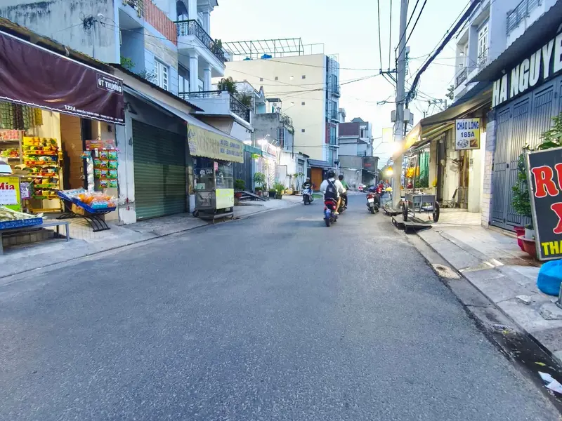 🔥 NHÀ ĐẸP HẺM NHỰA THÔNG 5M DÂN TRÍ - TRUNG MỸ TÂY 05 Q12 - SỔ RIÊNG CHỈ 2.3 TỶ - 37m2... Bán nhà riêng tại Trung Mỹ Tây, Hồ Chí Minh 01