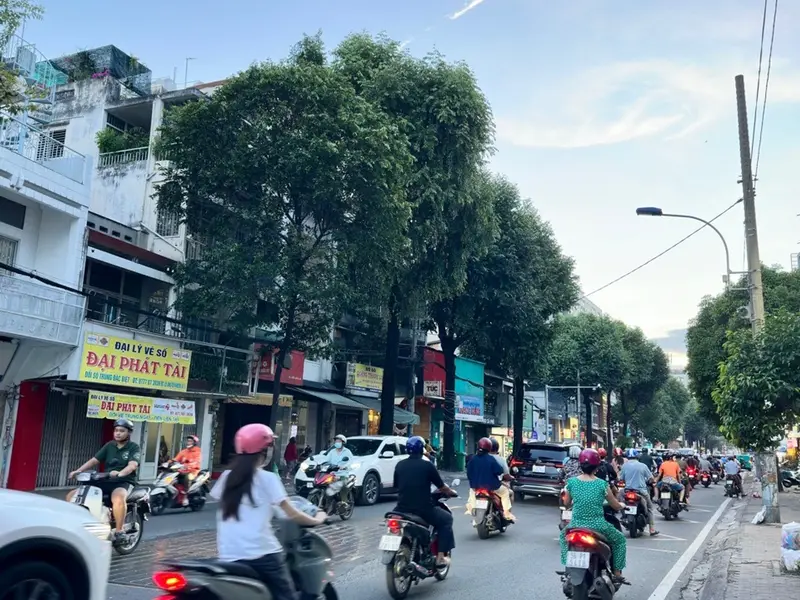 Nhà 3 Tầng Kiên Cố Đường Ông Ích Khiêm, Giá Sốc Chỉ 5,6 Tỷ... Bán nhà riêng tại Hòa Bình, Hồ Chí Minh 01