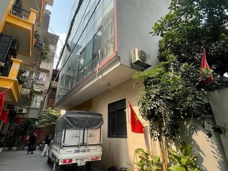 Bán văn phòng 5 tầng độc lập tại quận Long Biên với thang máy và ô tô vào nhà... Bán văn phòng tại Bồ Đề, Hà Nội 01