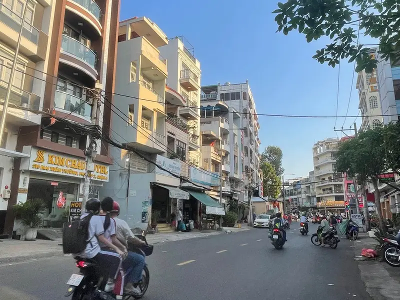 Nhà mặt phố trung tâm Quận 6, hiện đại 6 tầng, thang máy, mặt tiền rộng... Bán nhà mặt phố tại Bình Tây, Hồ Chí Minh 01