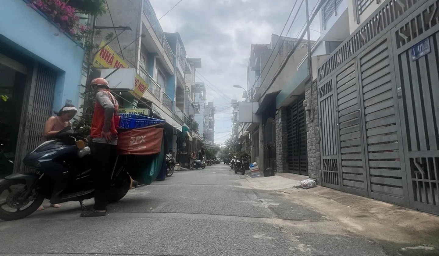 Nhà 3 tầng hẻm rộng, ôtô đậu trong nhà, giá siêu hợp lý... Bán nhà riêng tại Bình Hưng Hòa, Hồ Chí Minh 01