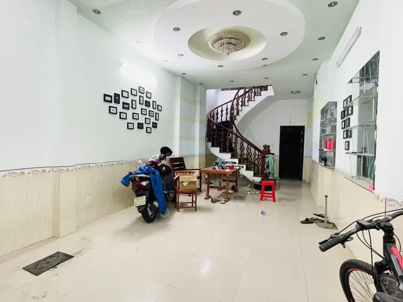 Bán nhà riêng Quận 6 diện tích 80m2, gần trường Nguyễn Thái Bình, giá 12,2 tỷ đồng... Bán nhà riêng tại Bình Phú, Hồ Chí Minh 01
