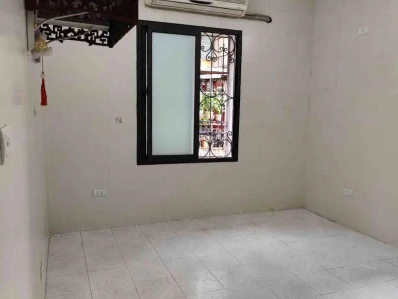 Bán căn hộ tập thể tầng 2 tại Thanh Xuân, gần Royal City, diện tích 49m²... Bán căn hộ chung cư tại Khương Đình, Hà Nội 01