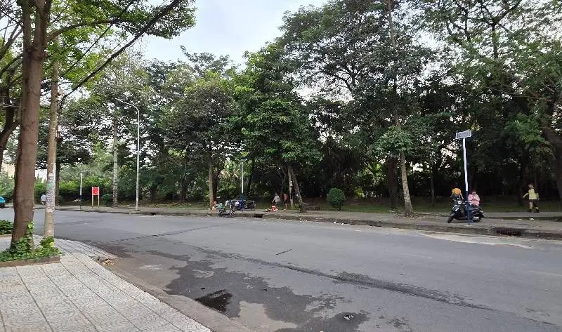 Bán nhà 2 mặt tiền đường lớn tại Bình Phú, đất trống tặng nhà cấp 4... Bán nhà mặt phố tại Bình Phú, Hồ Chí Minh 01