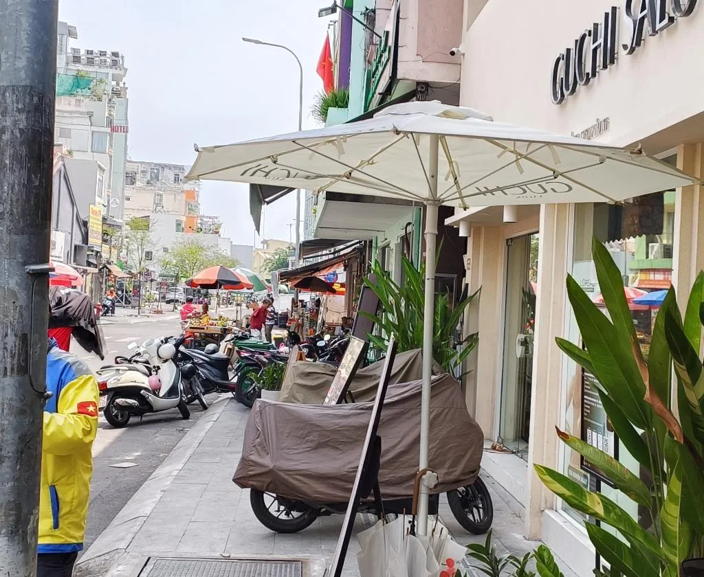 Bán nhà mặt phố Quận 1 diện tích 166m2 giá 44 tỷ 5... Bán nhà mặt phố tại Cầu Ông Lãnh, Hồ Chí Minh 01