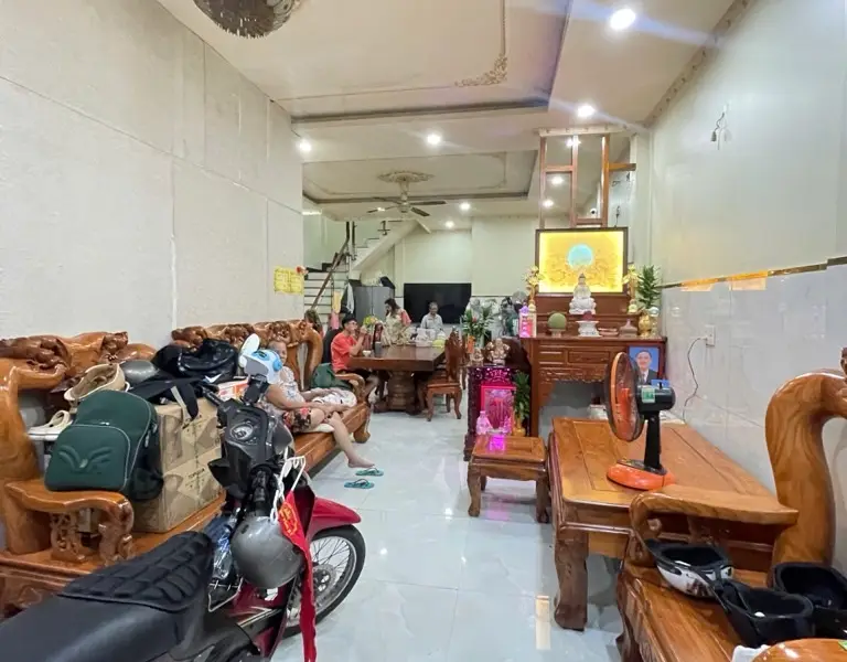 Nhà mặt phố rộng rãi hai tầng tại Bình Tân với giá hợp lý... Bán nhà mặt phố tại Bình Trị Đông, Hồ Chí Minh 01