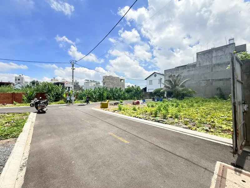 78 m đất _ ngang 5.6 _ hẻm xe hơi 5m _ có 57 m thổ cư... Bán đất tại An Phú Đông, Hồ Chí Minh 01
