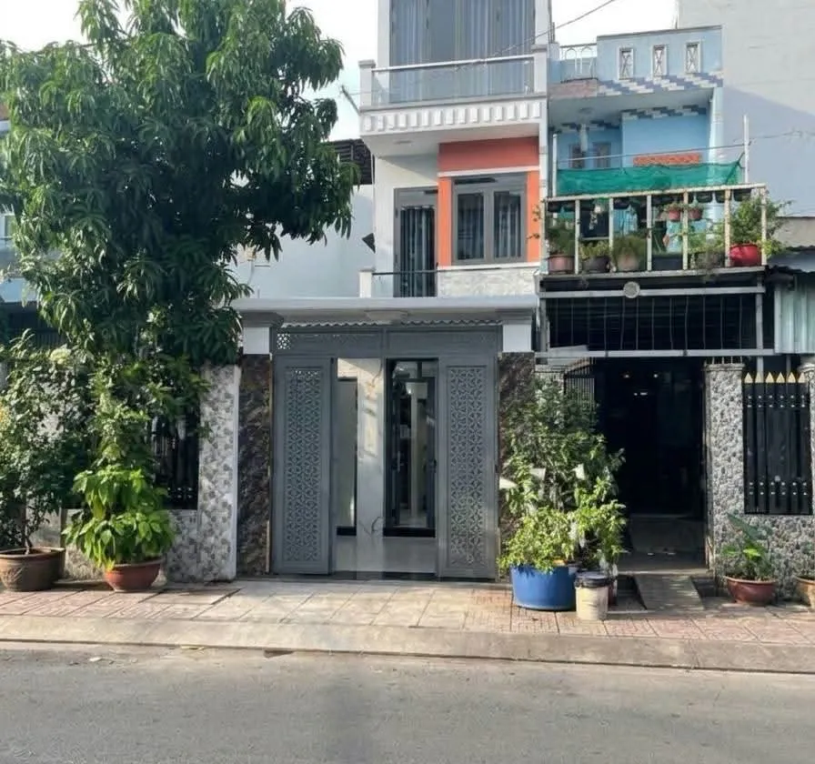 Bán nhà mặt t.i.ề.n đường Q.8. Diện tích 51m2. Kết cấu 3 tầng 4PN 3WC. Hoàn công đủ.... Bán nhà mặt phố tại Phú Định, Hồ Chí Minh 01
