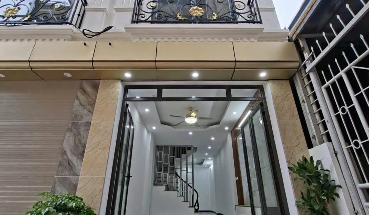 Bán nhà 4,5 tầng mới xây ở trung tâm quận, gần Aeon Mall... Bán nhà riêng tại Long Biên, Hà Nội 01
