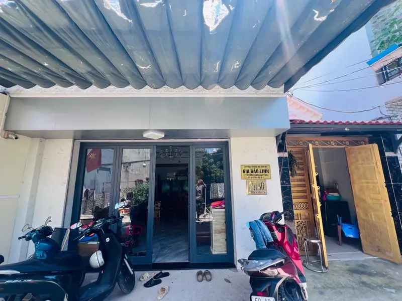 Nhà ngang bề thế 8m giá chỉ 5.4 tỷ tại Quận 7 – Cơ hội vàng cho gia đình hiện đại... Bán nhà riêng tại Phú Thuận, Hồ Chí Minh 01