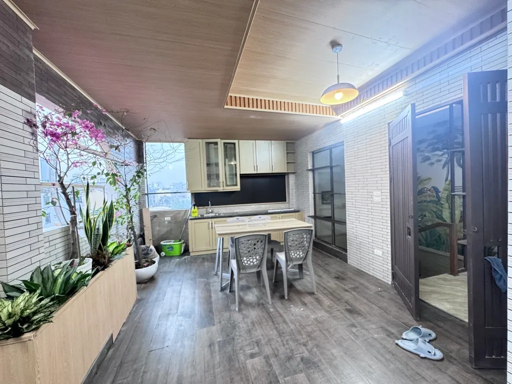 Siêng phẩm nhà 6 phòng ngủ Nguyễn Văn Cừ, ô tô đỗ cửa già 11 tỷy... Bán nhà riêng tại Long Biên, Hà Nội 01