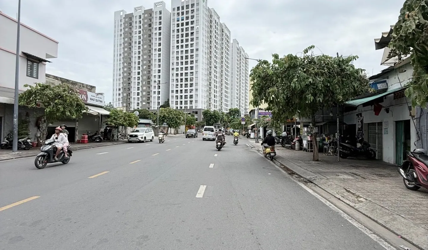 Nhà mặt phố Tô Hiệu 5 tầng, 13 căn hộ dịch vụ, doanh thu cao... Bán nhà mặt phố tại Phú Thạnh, Hồ Chí Minh 01