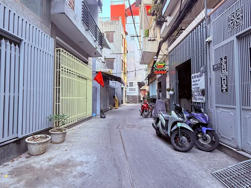 Cơ hội vàng sở hữu nhà 3 tầng sát mặt tiền Lý Thái Tổ, giá ưu đãi chỉ 5.7 tỷ... Bán nhà riêng tại Vườn Lài, Hồ Chí Minh 01