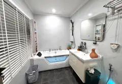 Cần bán toà nhà 5 tầng mặt phố Đồng Thanh, lô góc 3 mặt thoáng, trung tâm, thiết kế cực đẹp... Bán nhà mặt phố tại Việt Hưng, Hà Nội 06