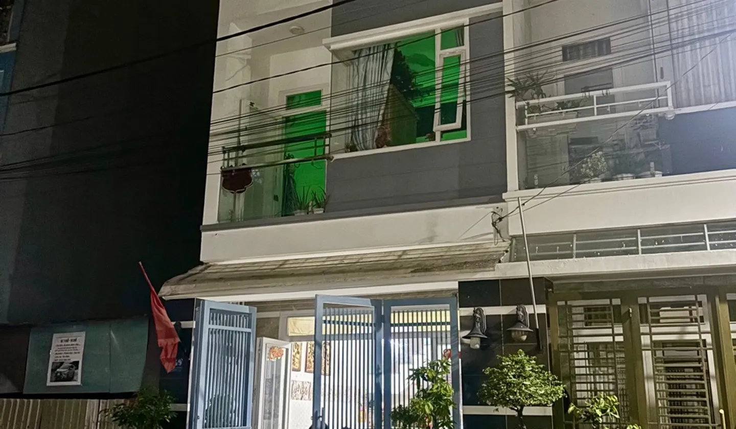 Nhà riêng ba tầng sang trọng ngay khu vực Long Thạnh Mỹ Quận 9... Bán nhà riêng tại Long Bình, Hồ Chí Minh 01
