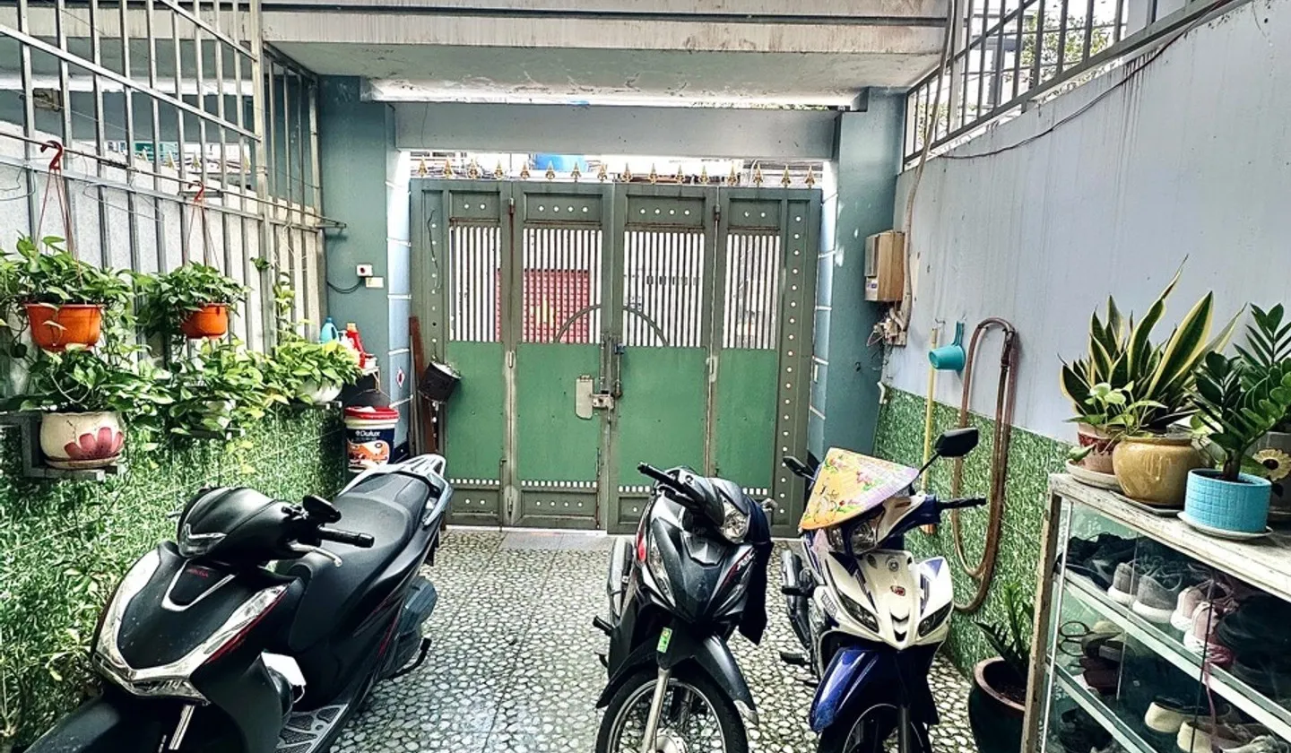 KHU VIP CỘNG HÒA - 173M2 - NGANG 7.4M - 5 TẦNG - NỞ HẬU - HẺM NHỰA 6M... Bán nhà riêng tại Tân Bình, Hồ Chí Minh 01