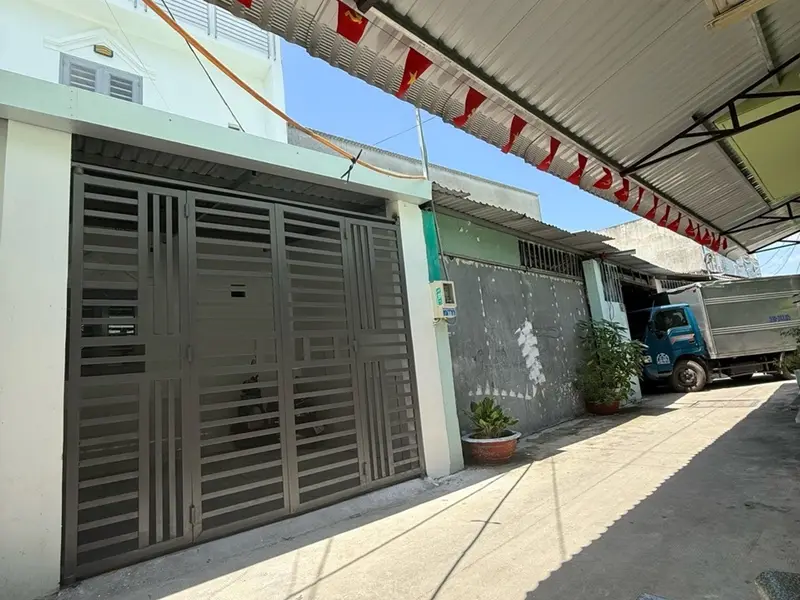 Bán nhà riêng 4 tầng rộng 91,6m² tại Thị trấn Hóc Môn, thích hợp ở và kinh doanh... Bán nhà riêng tại Hóc Môn, Hồ Chí Minh 01