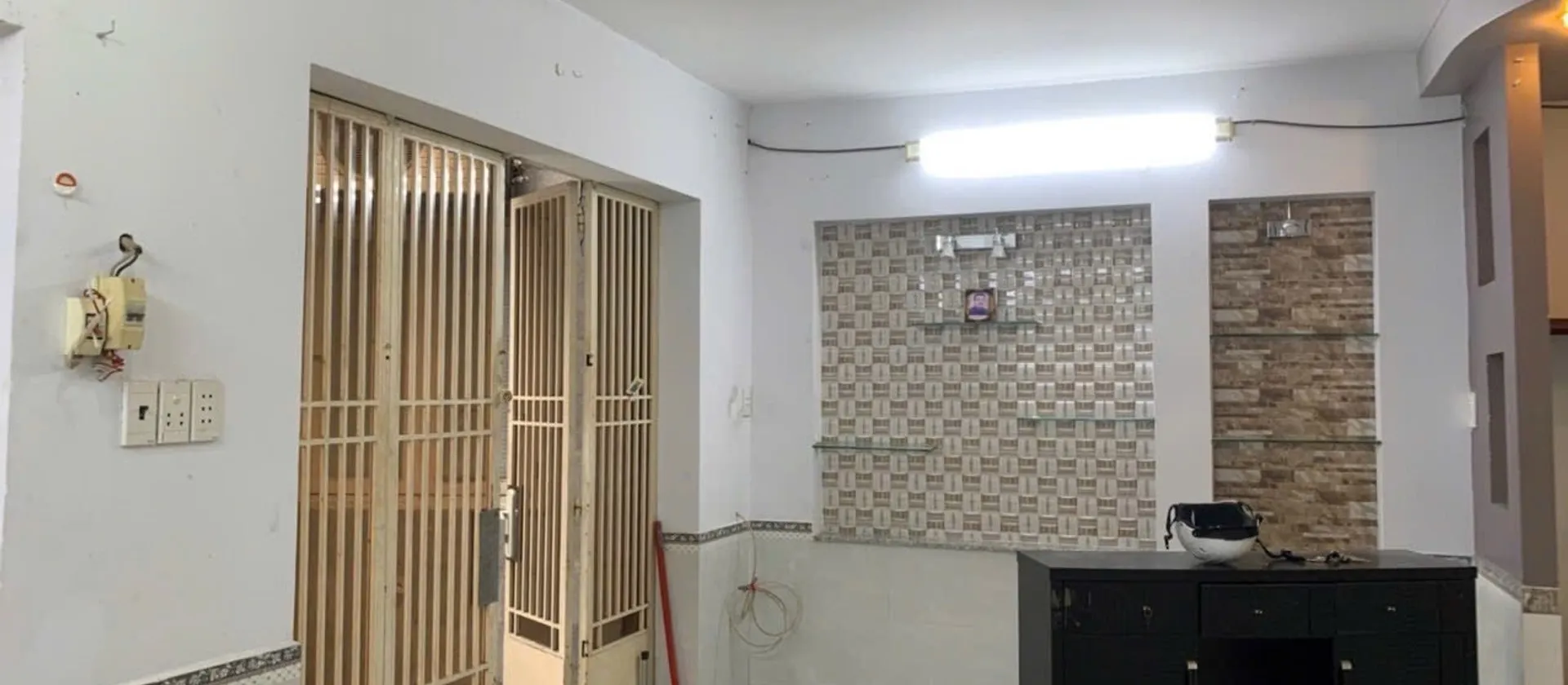 Nhà 2 tầng yên tĩnh, hẻm xe hơi ngõ Nguyễn Kiệm... Bán nhà riêng tại Đức Nhuận, Hồ Chí Minh 01