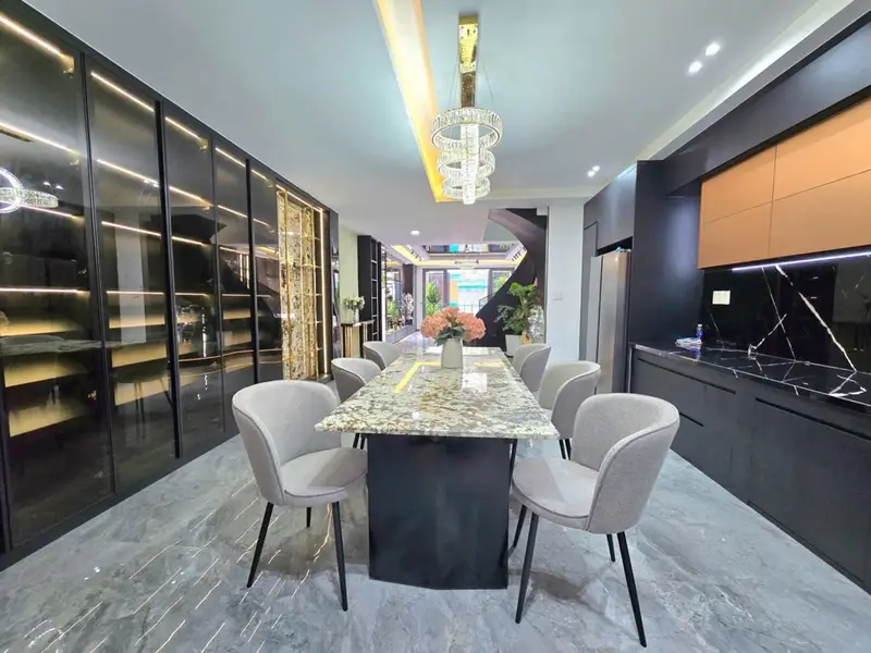 🔥 ( QUẬN 7 ) NHÀ 4 TẦNG MT ĐƯỜNG SỐ – SÁT PHẠM HỮU LẦU- KẾ BÊN ERA TOWN

📐 100m² (5x20m), 6PN... Bán nhà mặt phố tại Tân Mỹ, Hồ Chí Minh 01