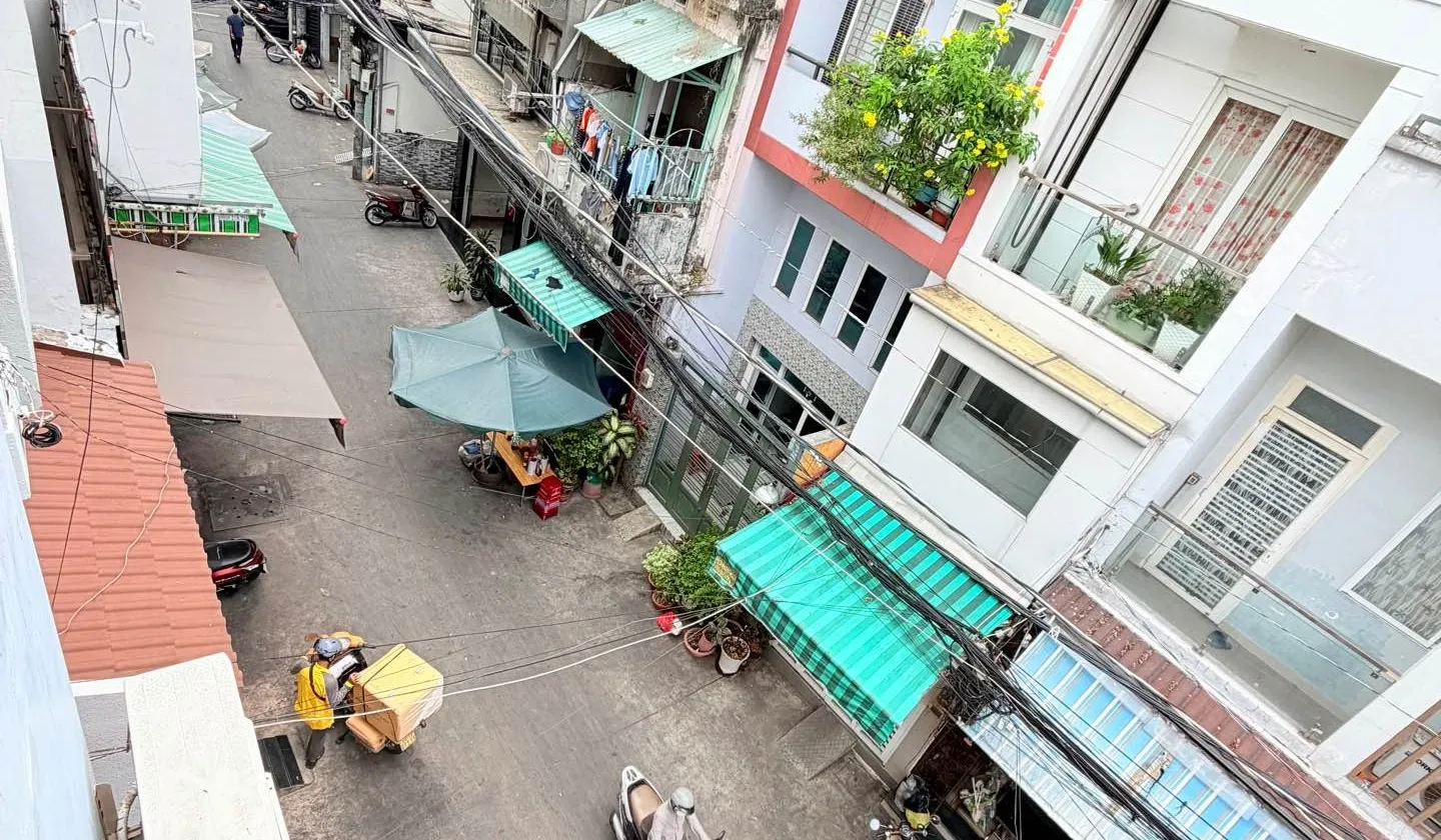 Bán nhà mặt phố 3 tầng diện tích 38m² tại Quận 10 với nhiều tiện ích... Bán nhà mặt phố tại Vườn Lài, Hồ Chí Minh 01