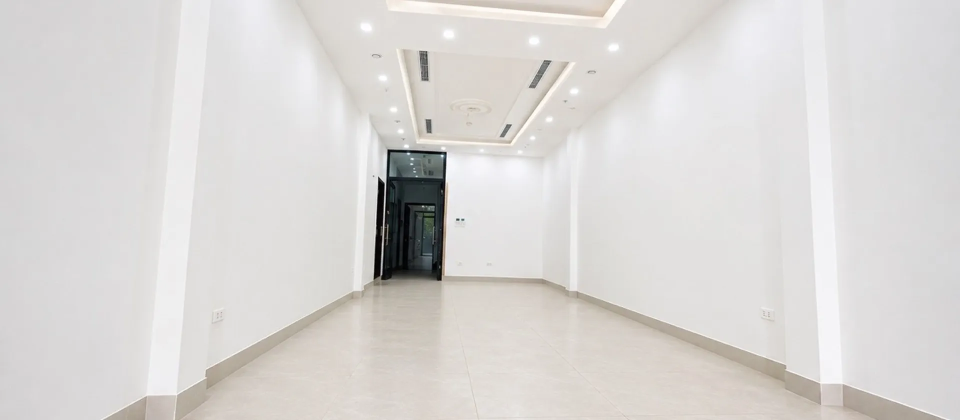 Nhà mặt phố tại Phường Văn Miếu, thuận tiện kinh doanh đa dạng với diện tích 129m2... Bán nhà mặt phố tại Văn Miếu - Quốc Tử Giám, Hà Nội 01